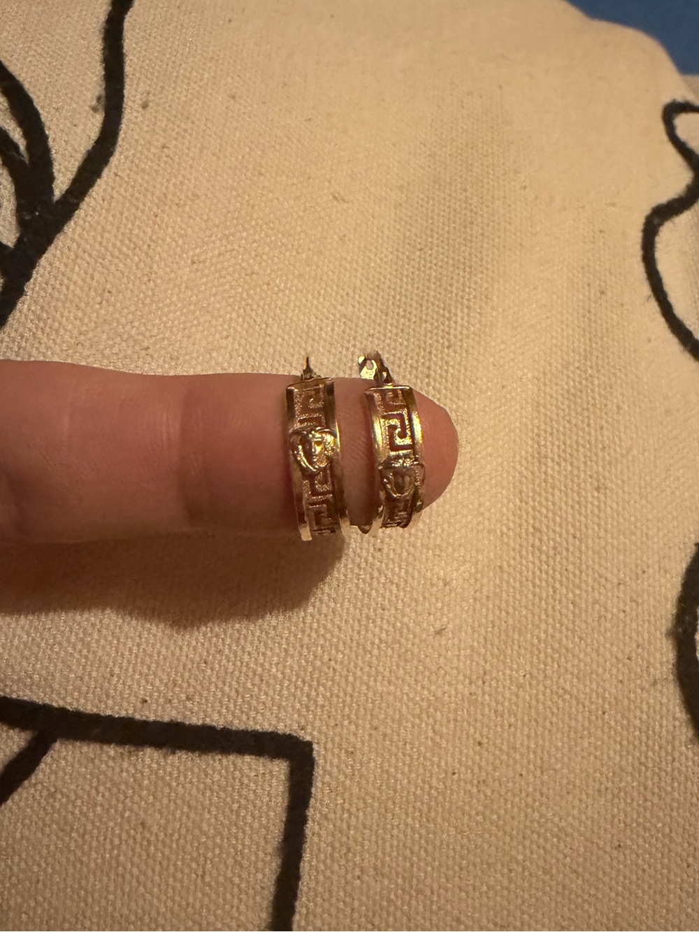 10 kt gold Greek Key with Versace design small Hoop Earrings - Women Jewelry